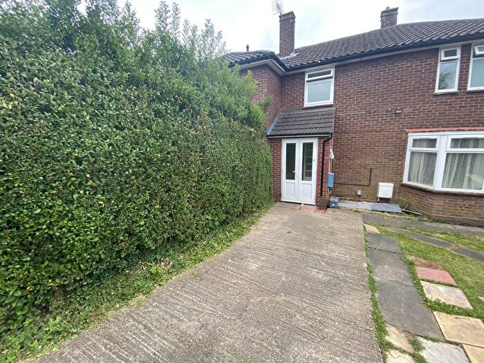 3 Bedroom Semi-Detached House To Rent In Gateshead Road, Borehamwood, WD6