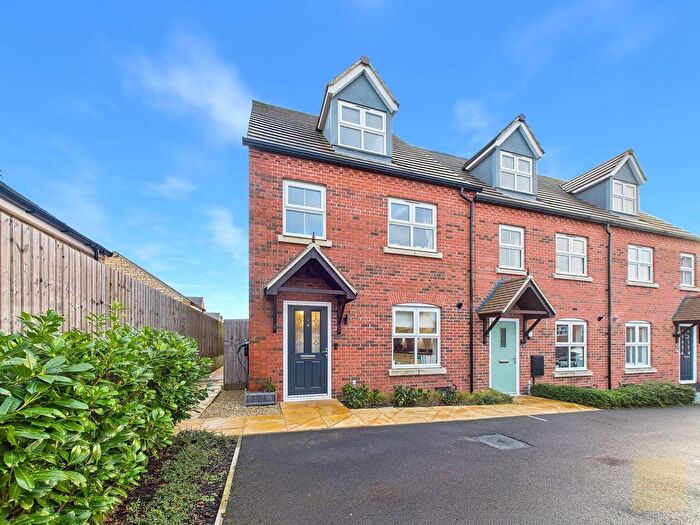 4 Bedroom End Of Terrace House For Sale In Barrowfield Drive, Stamford, PE9
