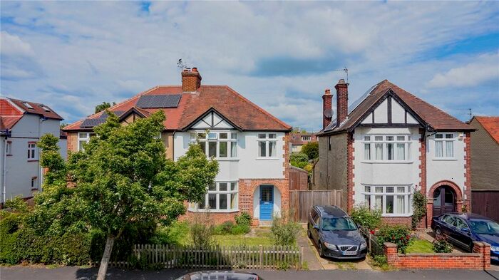 3 Bedroom Detached House To Rent In Orchard Avenue, Cambridge, Cambridgeshire, CB4