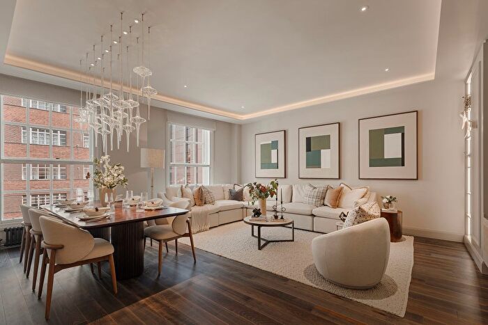 3 Bedroom Flat For Sale In Park Street, Mayfair, London, W1K