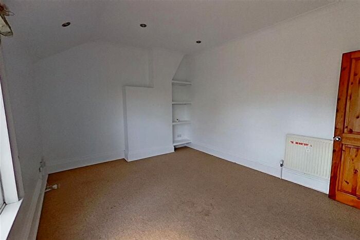 2 Bedroom Block Of Flats For Sale In High Ridge Road, Hemel Hempstead, HP3
