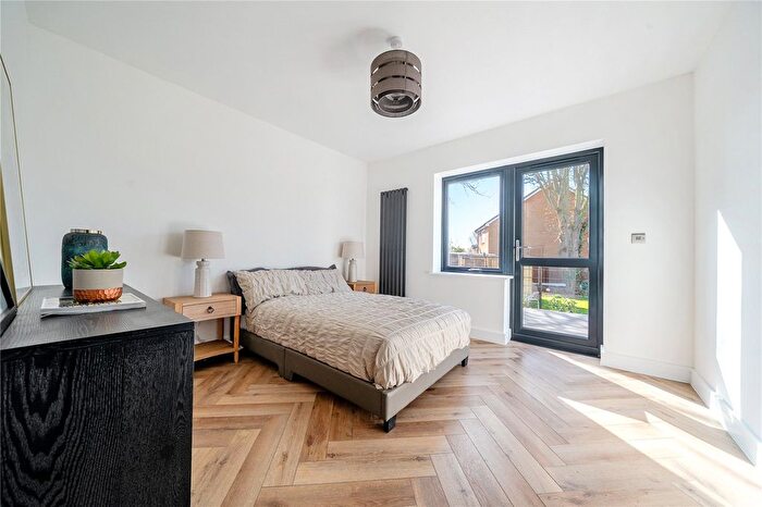 2 Bedroom Flat For Sale In Blackfen Road, Sidcup, DA15 - Photo 3