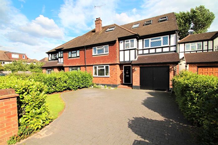 5 Bedroom Semi-Detached House To Rent In Newnham Close, Loughton, IG10