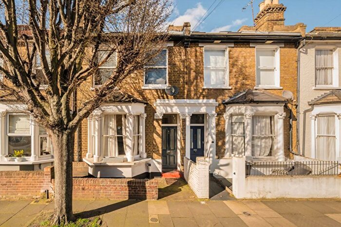 4 Bedroom Property For Sale In Biscay Road, Hammersmith, W6
