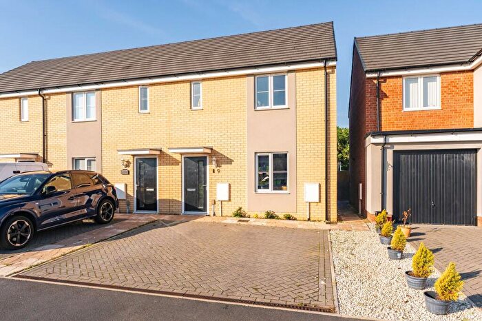 3 Bedroom End Of Terrace House For Sale In Caddow Close, Dereham, NR19