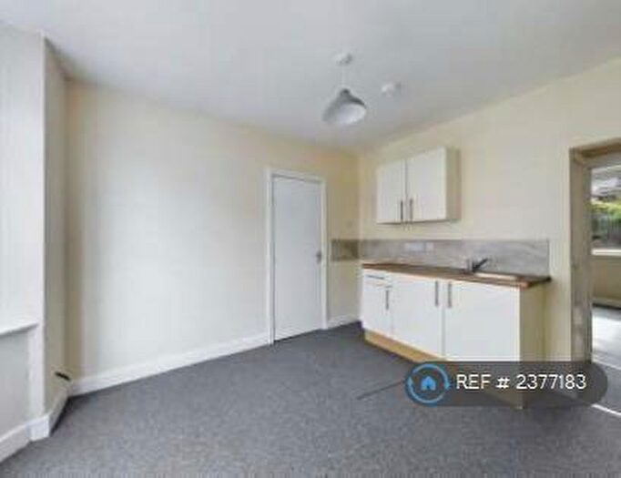1 Bedroom Flat To Rent In Elmfield Road, Doncaster, DN1