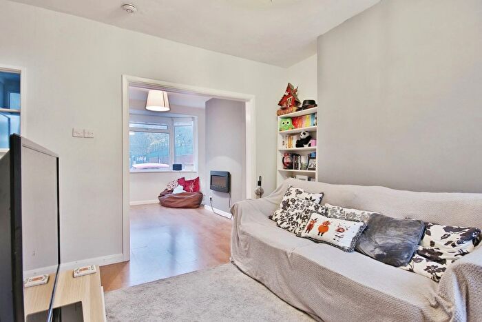 2 Bedroom End Of Terrace House For Sale In Thoresby Street, Hull, HU5