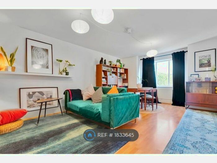 2 Bedroom Flat To Rent In Waterfield Close, Belvedere, DA17