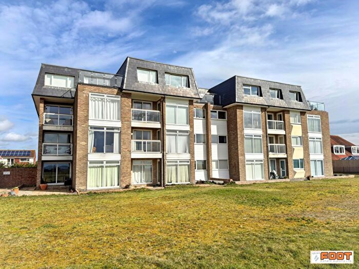 2 Bedroom Flat For Sale In Southwood Road, Hayling Island, PO11