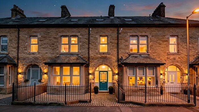 5 Bedroom Terraced House For Sale In Richmond Terrace, Guiseley, Leeds, LS20