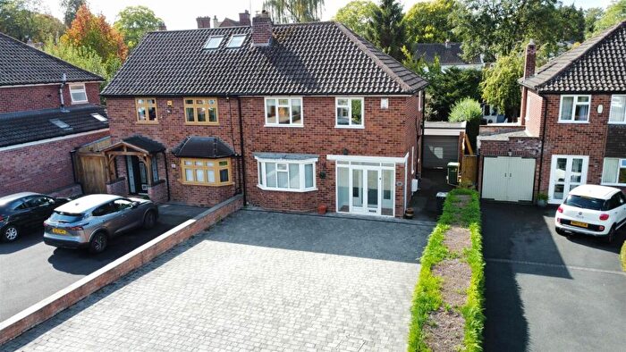 3 Bedroom Semi Detached House For Sale In Castle Grove, Stourbridge, DY8