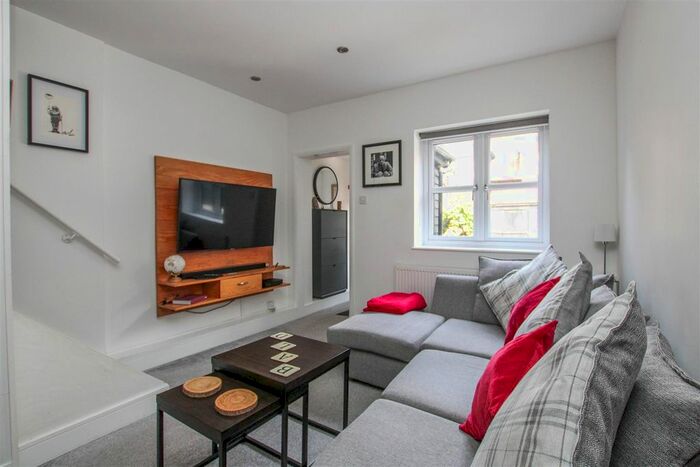 1 Bedroom Terraced House For Sale In Coxtie Green Road, Pilgrims Hatch, Brentwood, CM14