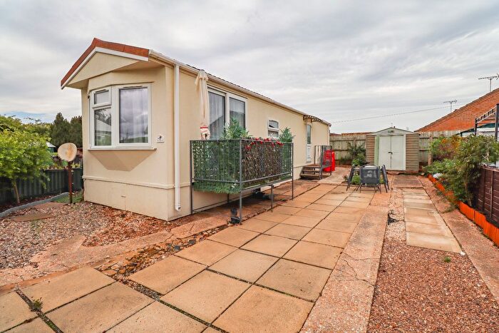 2 Bedroom Park Home For Sale In Snettisham, King's Lynn, Norfolk, PE31