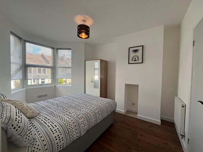 3 Bedroom Maisonette To Rent In Sandgate Road, Brislington, Bristol, BS4
