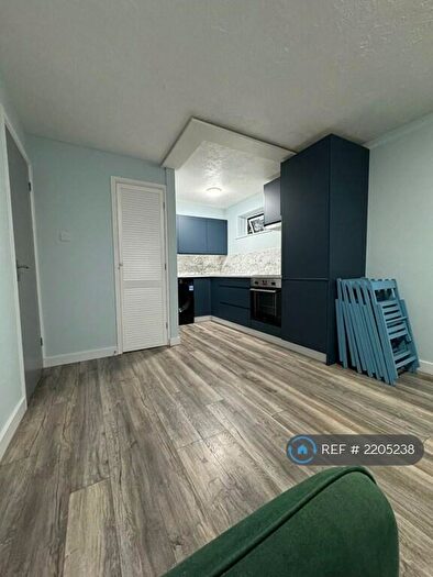 1 Bedroom Flat To Rent In Park Court, Banbury, OX16