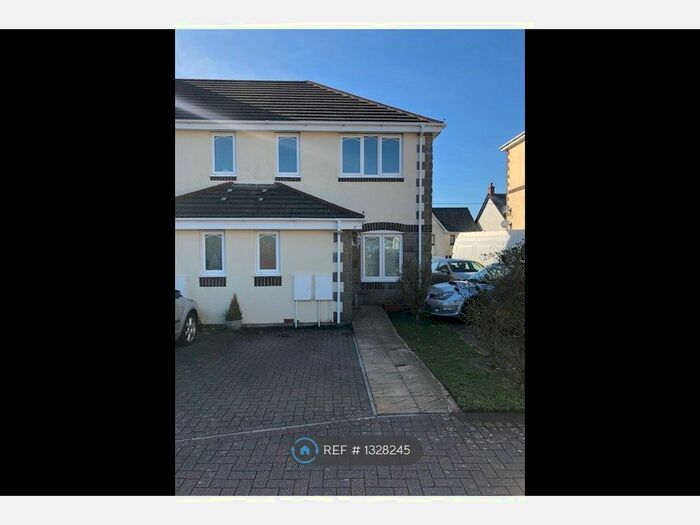 3 Bedroom End Of Terrace House To Rent In Harris Close, Kelly Bray, Callington PL17
