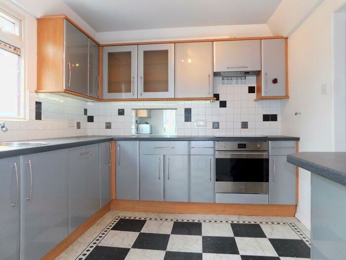 3 Bedroom Semi-Detached House To Rent In Lonsdale Drive, London, EN2