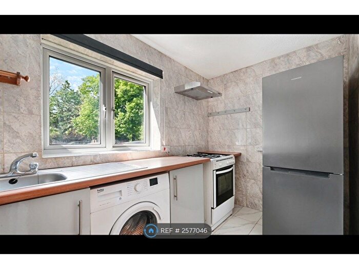 2 Bedroom Flat To Rent In Chatsworth Place, Mitcham, CR4
