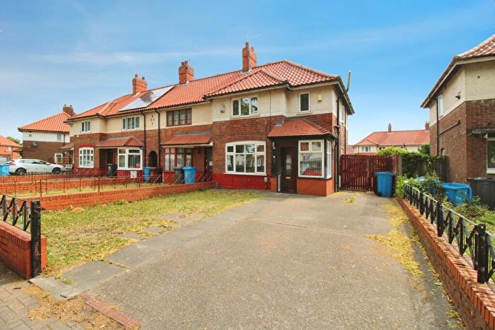 3 Bedroom End Of Terrace House For Sale In Ellerburn Avenue, Hull, HU6