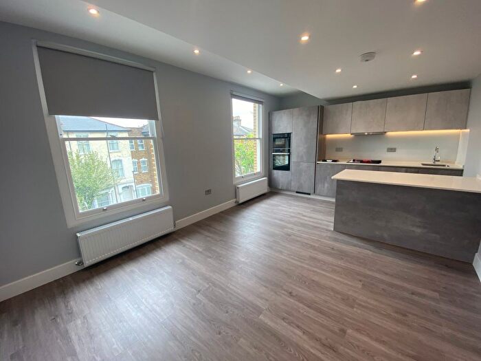 1 Bedroom Flat To Rent In Bedroom Flat, Wilberforce Road, Finsbury Park, N4