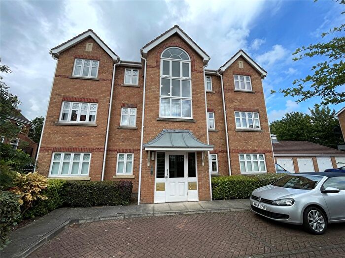2 Bedroom Flat For Sale In Greenock Mews, Widnes, Cheshire, WA8