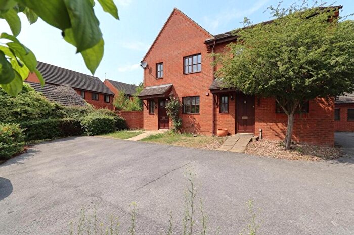 3 Bedroom Semi-Detached House For Sale In Minorca Grove, Shenley Brook End, Milton Keynes, MK5