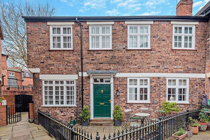 2 Bedroom Detached House For Sale In Newport Place, Shrewsbury, Shropshire, SY1