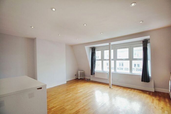 1 Bedroom Flat To Rent In High Road, London, N12