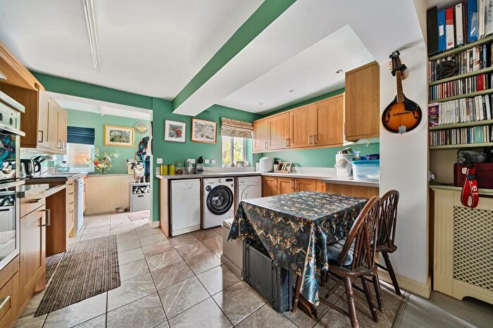 4 Bedroom End Of Terrace House For Sale In London Road, Buckland, ME13