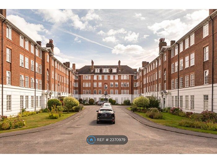 2 Bedroom Flat To Rent In Wimbledon Park Side, London, SW19