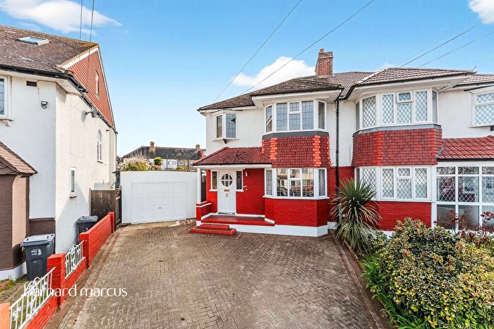 3 Bedroom Semi Detached House For Sale In Brockenhurst Way, London, SW16
