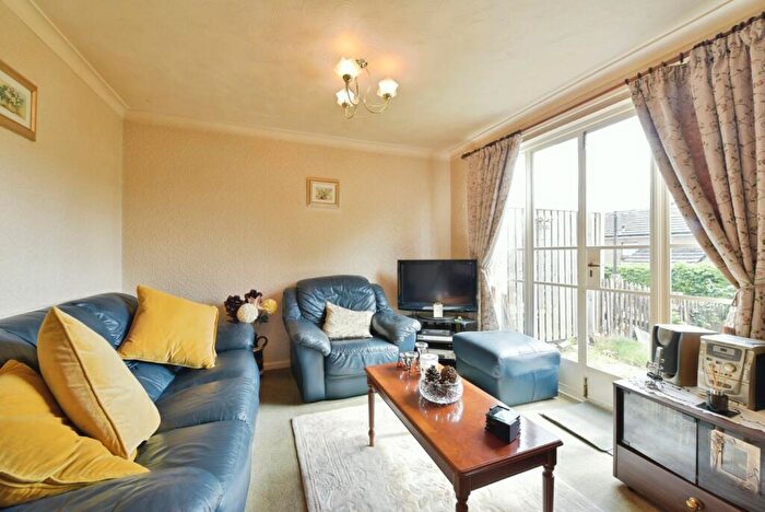 3 Bedroom Town House For Sale In Roscoe Mount, Sheffield, South Yorkshire, S6