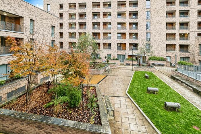 2 Bedroom Flat For Sale In Net Street, Barking, IG11