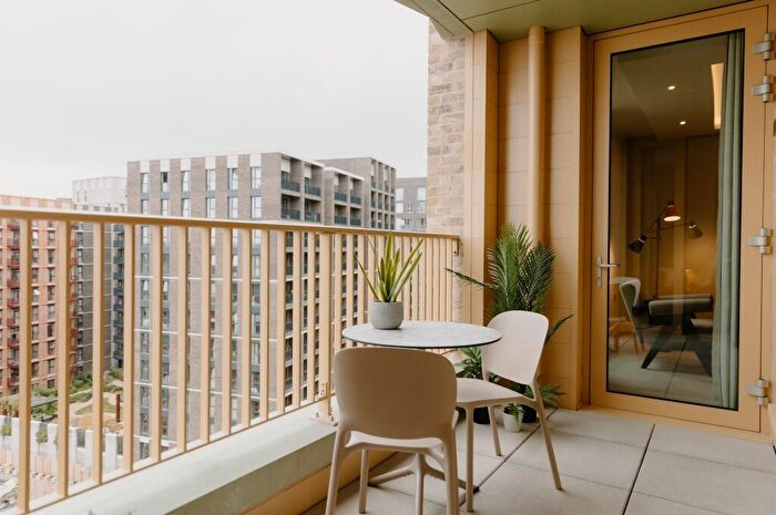 2 Bedroom Apartment To Rent In Embassy Boulevard, London, SW11