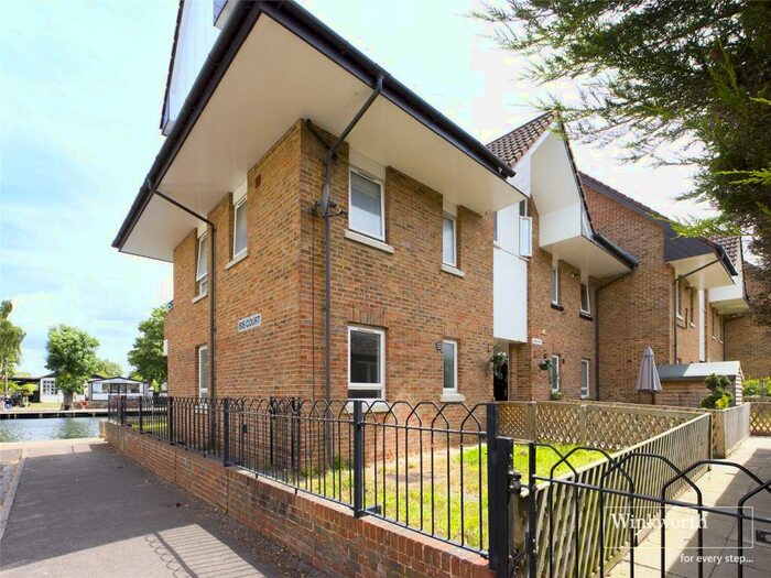 1 Bedroom Apartment To Rent In Isis Court, De Montfort Road, Reading, Berkshire, RG1