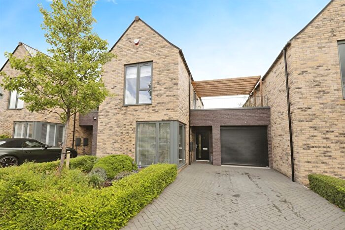 2 Bedroom Detached House For Sale In Angram Avenue, Harrogate, HG3