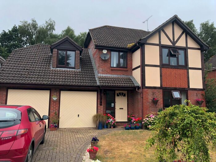 5 Bedroom Detached House To Rent In Bridleways, Verwood, BH31