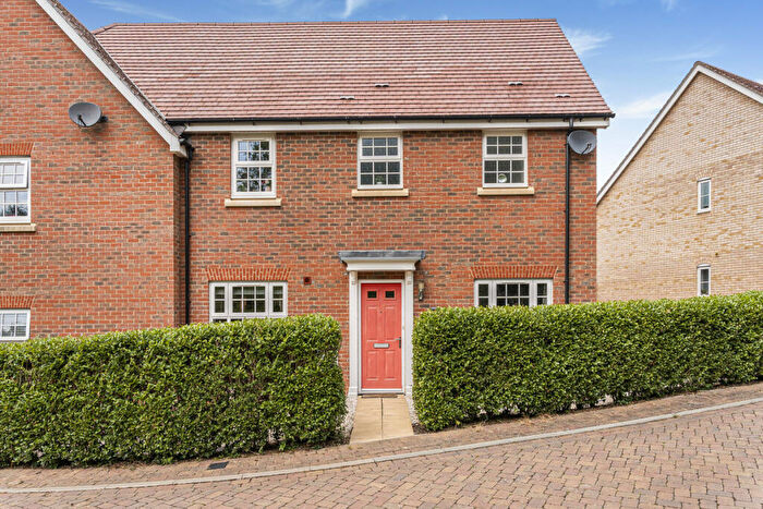 3 Bedroom Semi Detached House For Sale In Badgers Drive, Wantage, OX12