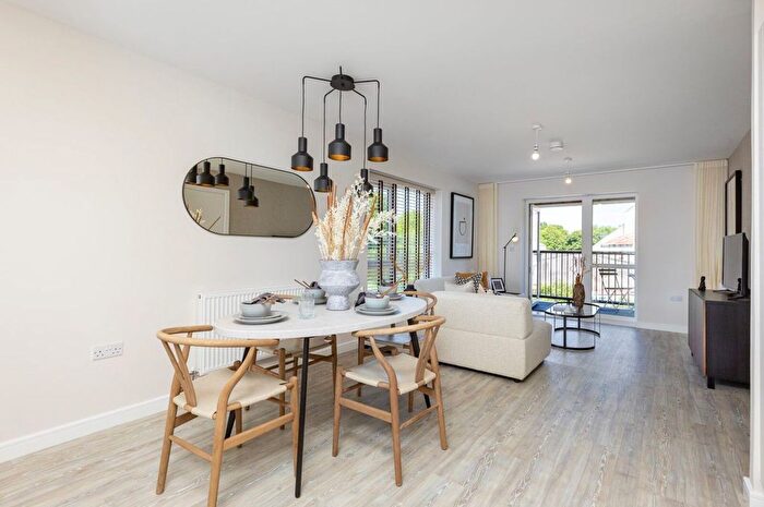 1 Bedroom Flat For Sale In Ebbsfleet Cross, Greenhithe, DA9