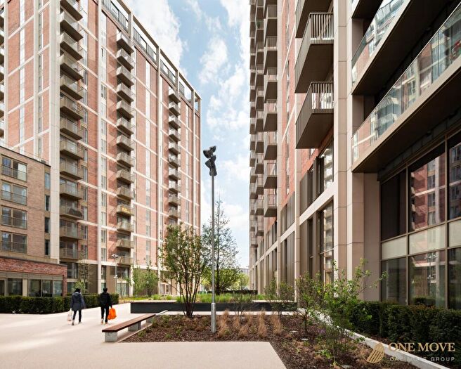 2 Bedroom Flat To Rent In Local Crescent, Salford, M5