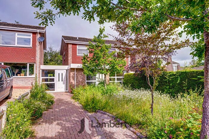 4 Bedroom Detached House For Sale In Alveston Close, Ipsley, B98