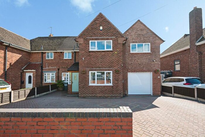 5 Bedroom Semi-Detached House For Sale In Birchfield Lane, Oldbury, B69