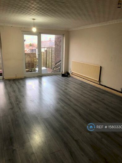 3 Bedroom Terraced House To Rent In Delph Close, Blackburn, BB1