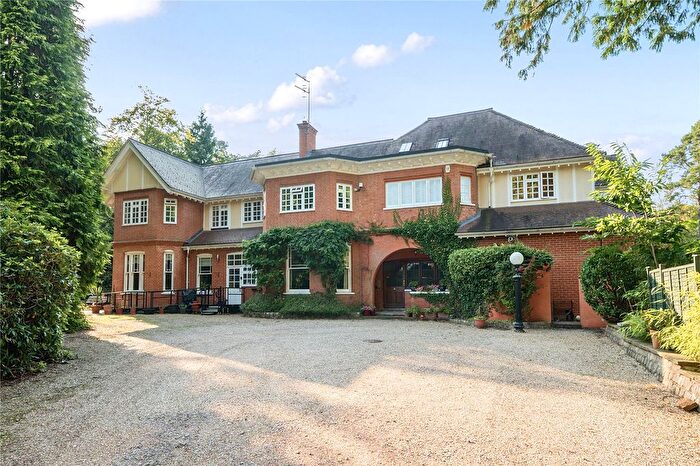 4 Bedroom End Of Terrace House For Sale In Pirbright Road, Normandy, Guildford, Surrey, GU3