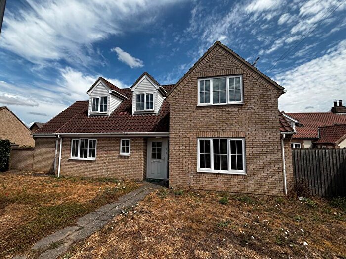 4 Bedroom Chalet To Rent In Eriswell Road, Lakenheath, Suffolk, IP27