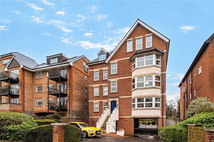 2 Bedroom Flat For Sale In Bromley Road, Beckenham, BR3