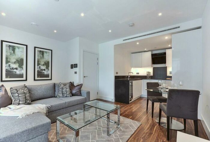 1 Bedroom Apartment To Rent In Wiverton Tower, Aldgate Place, E1