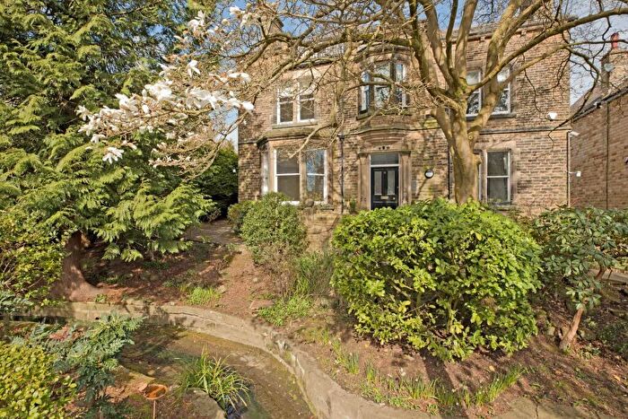 2 Bedroom Apartment For Sale In Grove Road, Ilkley, LS29