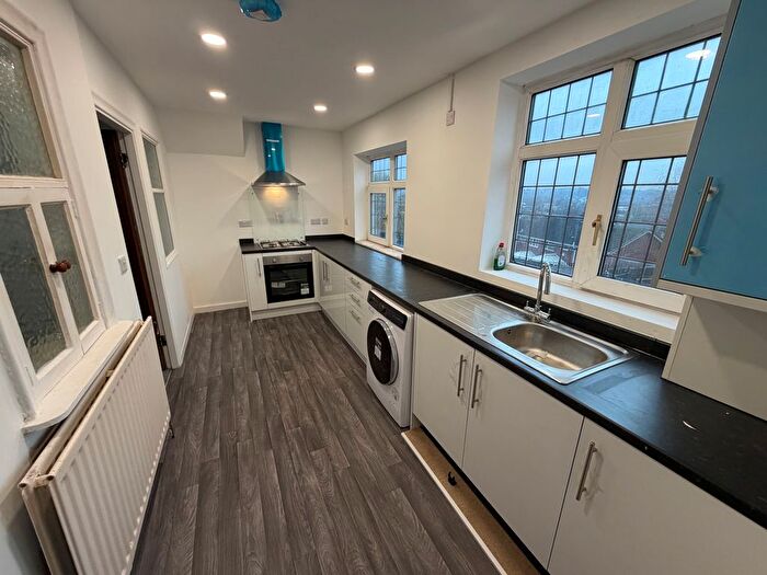 3 Bedroom Semi-Detached House To Rent In Hockley Lane, Dudley, DY2