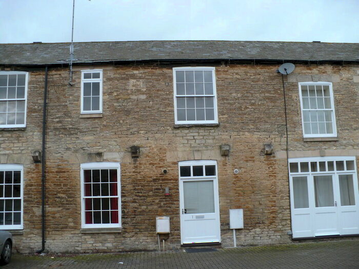 1 Bedroom Cottage To Rent In Kings Arms Court, Thrapston, NN14